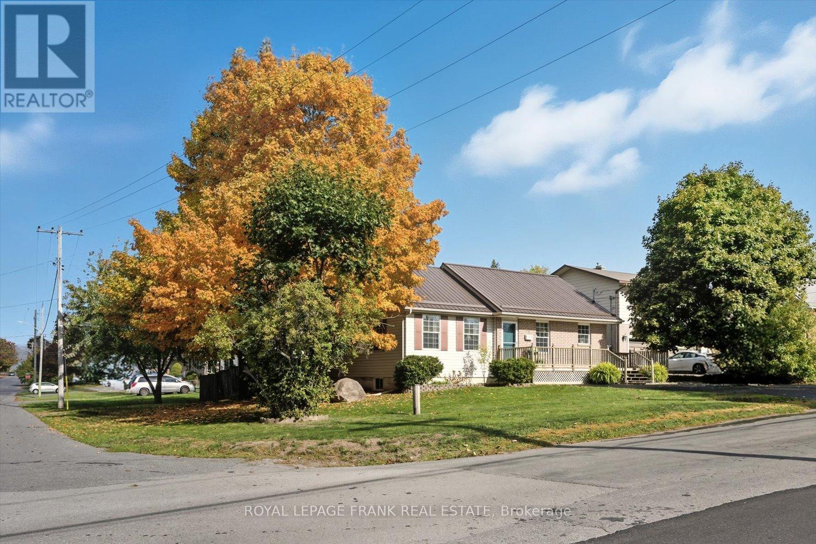 34 Riverview Road, Kawartha Lakes (Lindsay), Ontario  K9V 1B3 - Photo 2 - X12462703