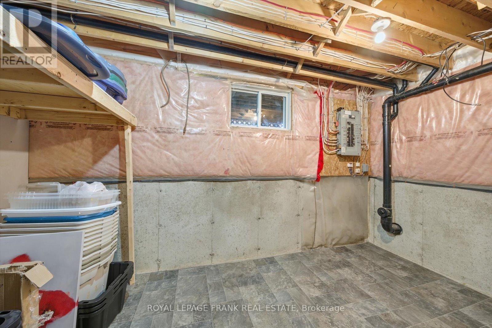 34 Riverview Road, Kawartha Lakes (Lindsay), Ontario  K9V 1B3 - Photo 35 - X12462703