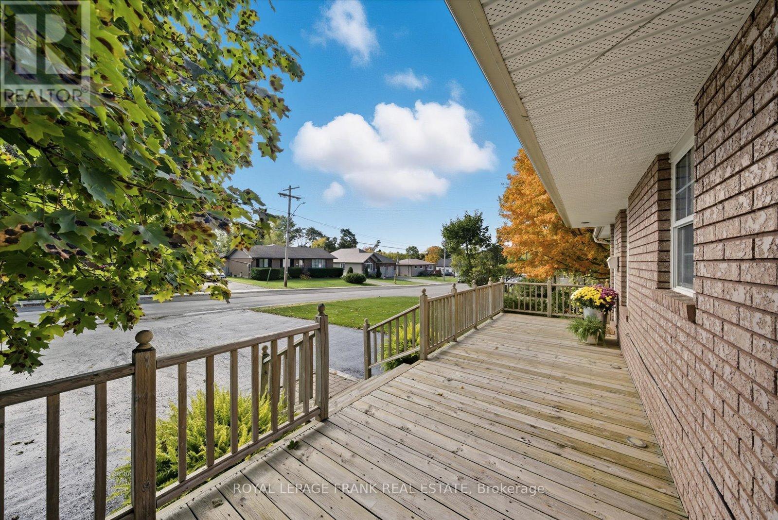 34 Riverview Road, Kawartha Lakes (Lindsay), Ontario  K9V 1B3 - Photo 4 - X12462703