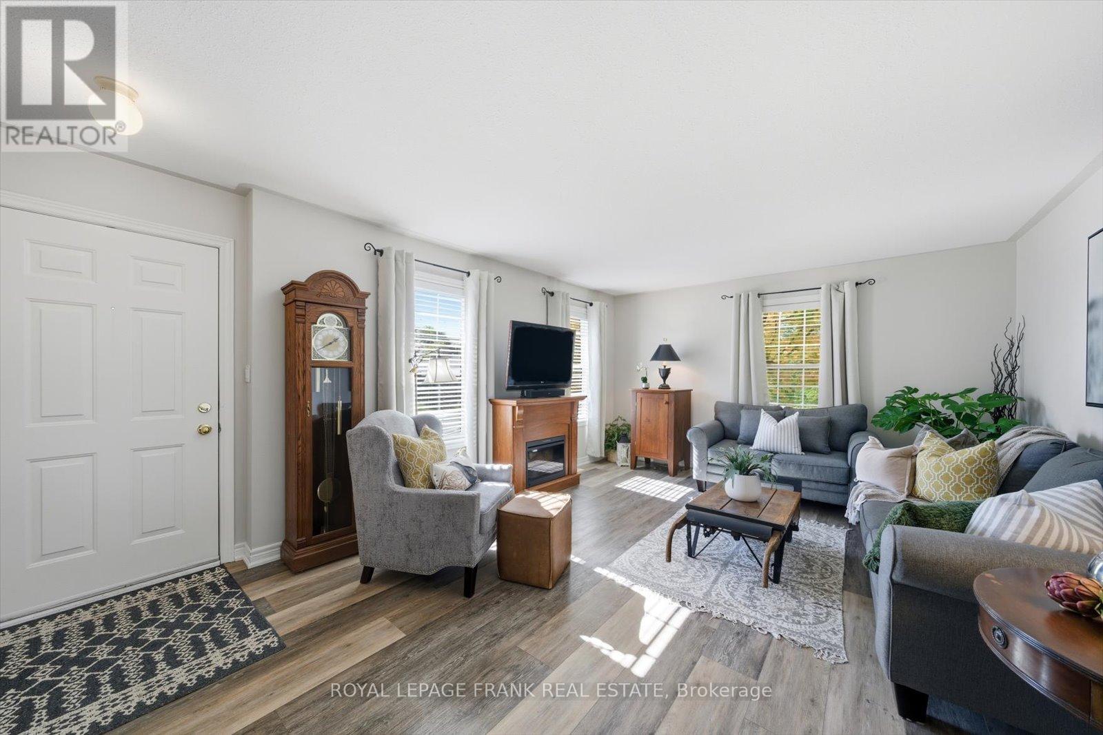 34 Riverview Road, Kawartha Lakes (Lindsay), Ontario  K9V 1B3 - Photo 7 - X12462703