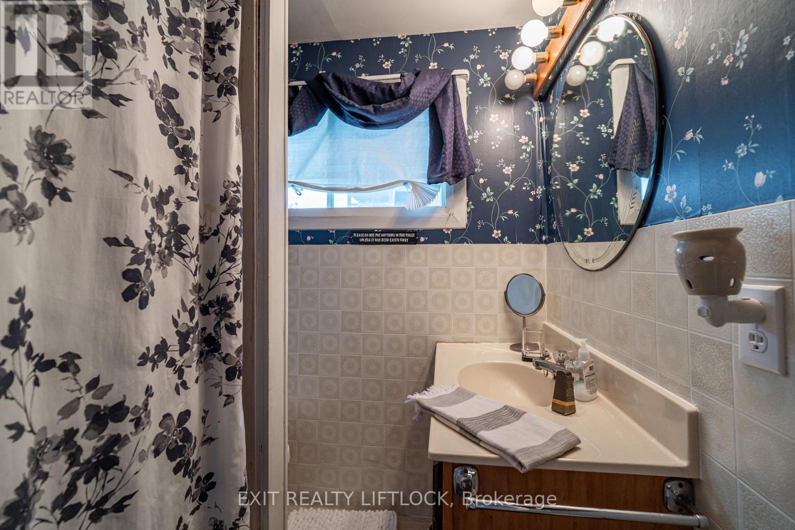 854 Fife's Bay Marina Lane, Selwyn, Ontario  K9J 6X3 - Photo 25 - X12462711