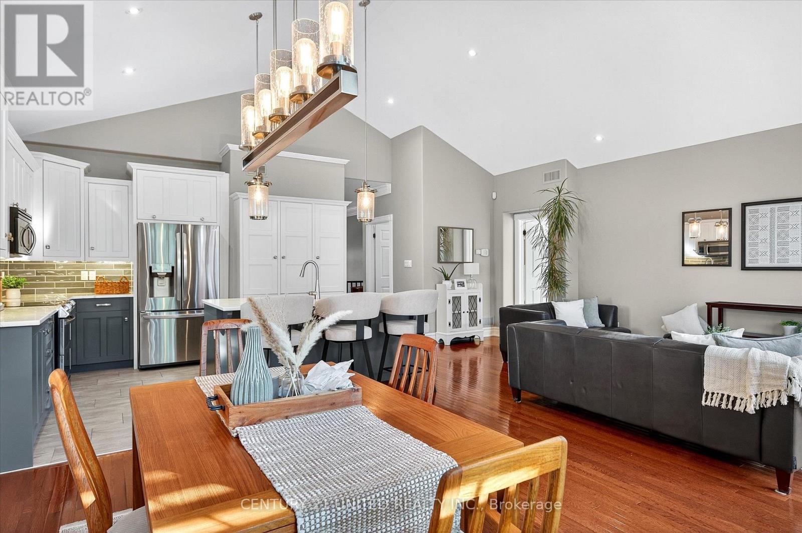 35 Brinton Drive, Peterborough (Otonabee Ward 1), Ontario  K9J 8S9 - Photo 17 - X12462736