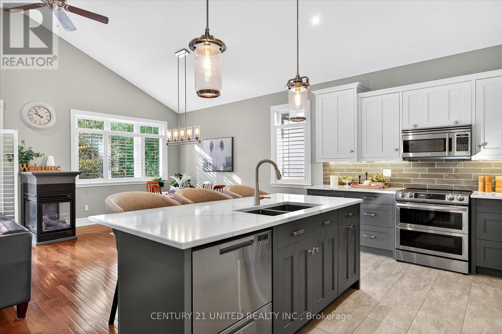 35 Brinton Drive, Peterborough (Otonabee Ward 1), Ontario  K9J 8S9 - Photo 2 - X12462736