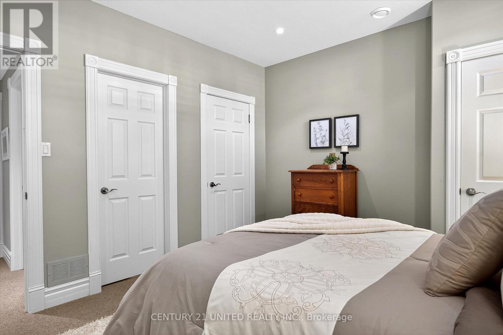 35 Brinton Drive, Peterborough (Otonabee Ward 1), Ontario  K9J 8S9 - Photo 42 - X12462736