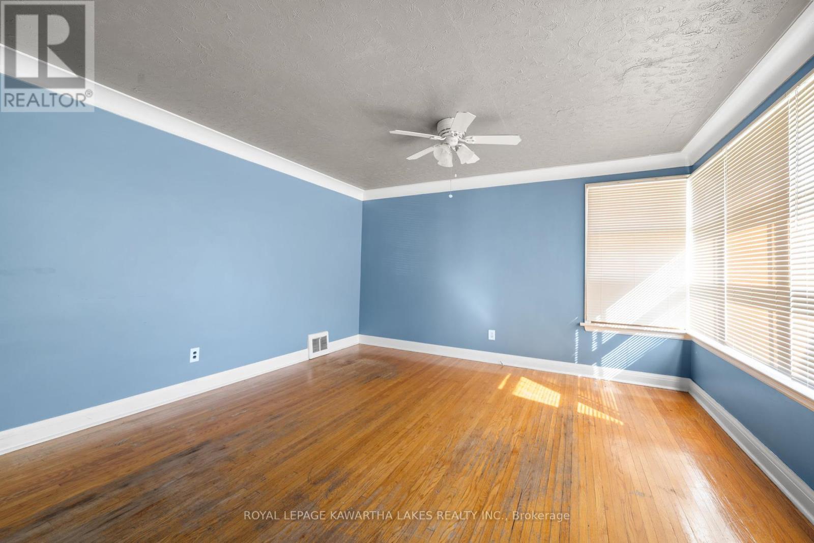 184 Ardmore Avenue, Kawartha Lakes (Lindsay), Ontario  K9V 2T5 - Photo 21 - X12463056