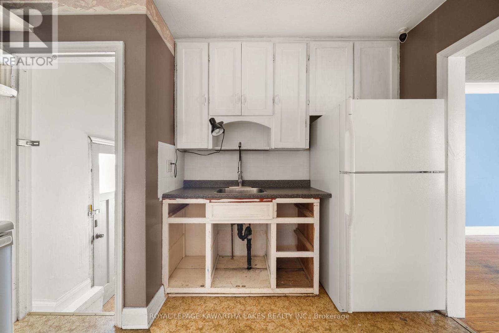 184 Ardmore Avenue, Kawartha Lakes (Lindsay), Ontario  K9V 2T5 - Photo 25 - X12463056