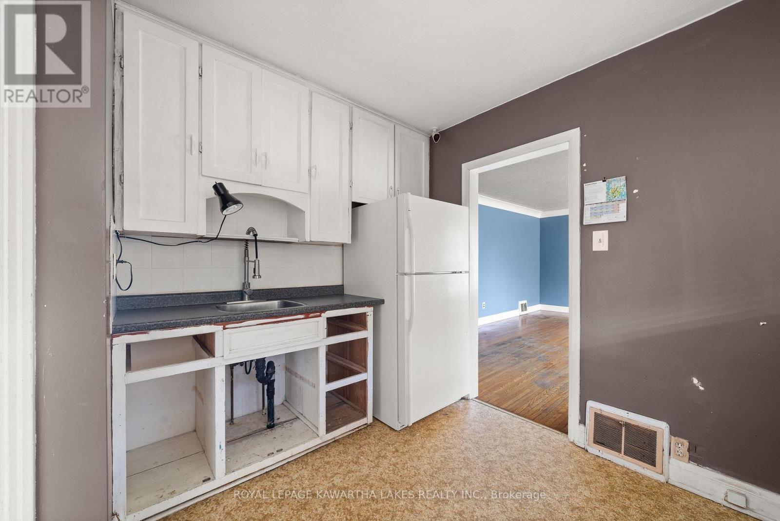 184 Ardmore Avenue, Kawartha Lakes (Lindsay), Ontario  K9V 2T5 - Photo 27 - X12463056