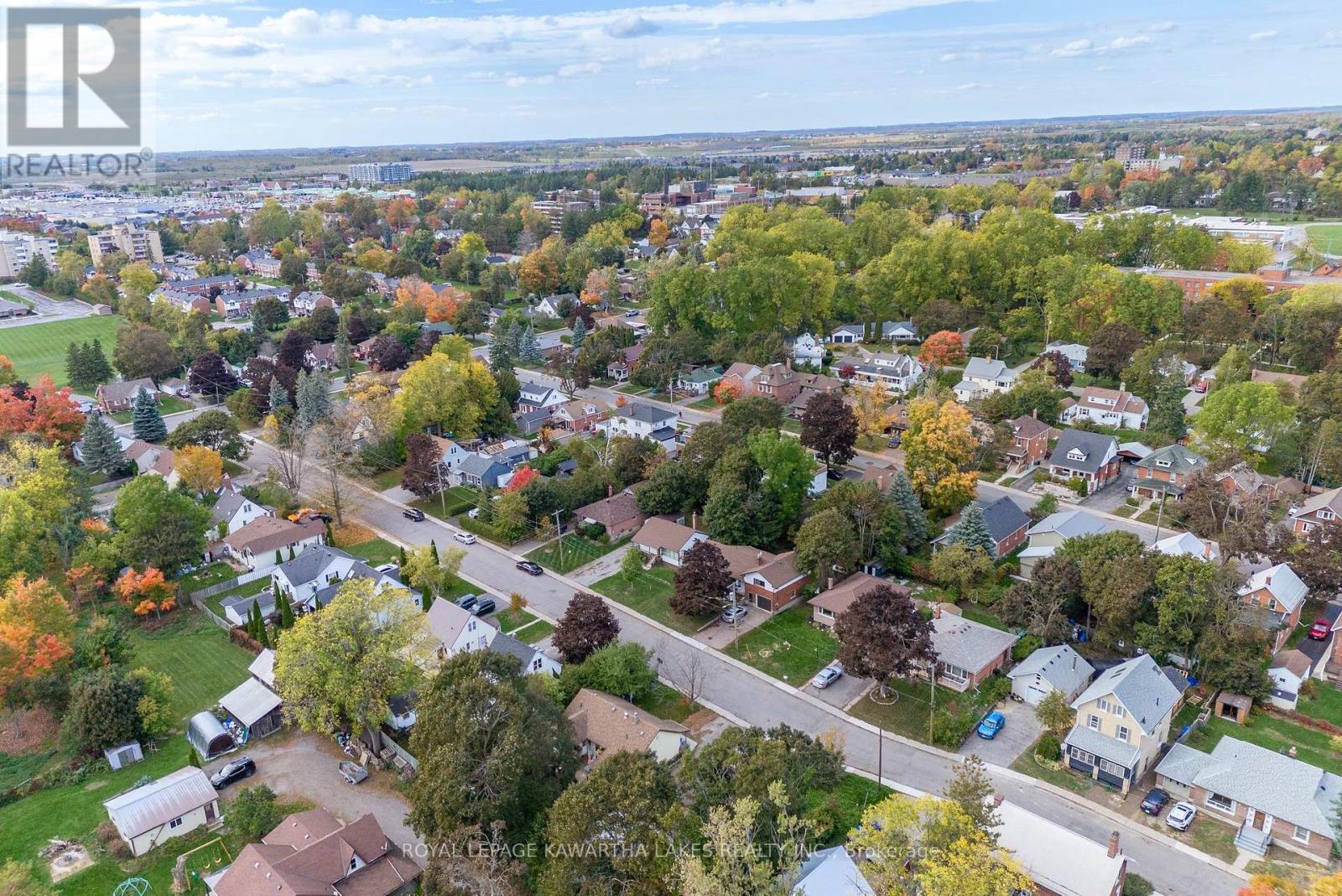 184 Ardmore Avenue, Kawartha Lakes (Lindsay), Ontario  K9V 2T5 - Photo 3 - X12463056