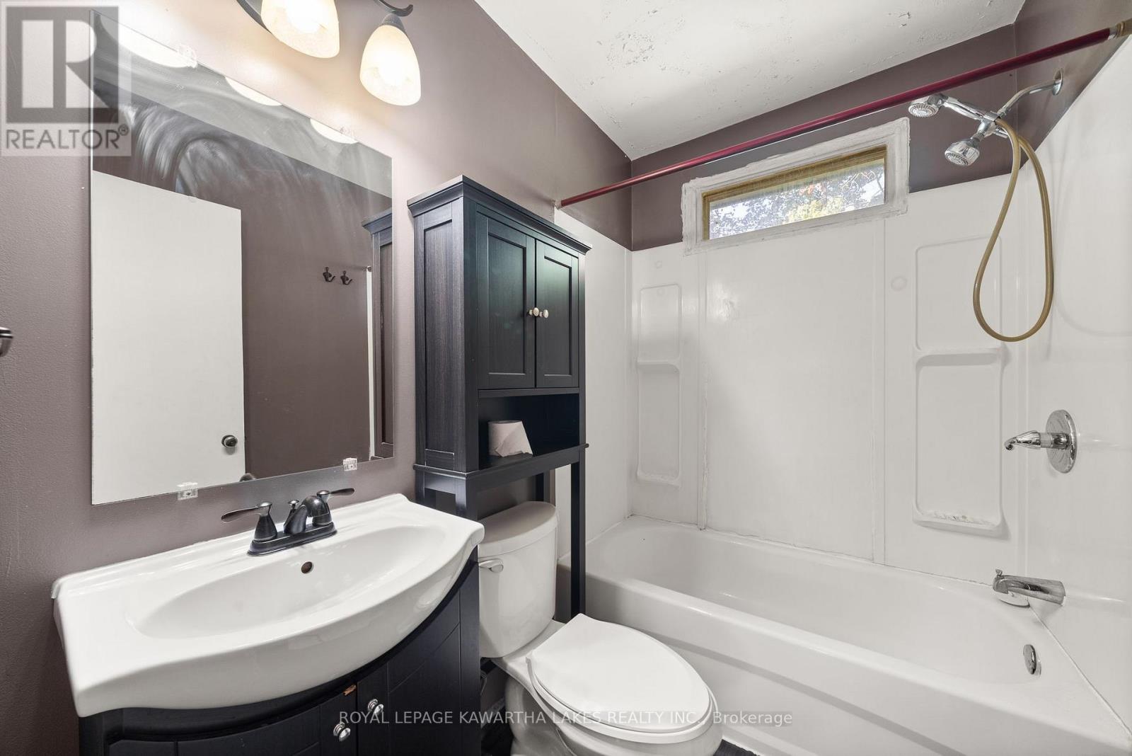 184 Ardmore Avenue, Kawartha Lakes (Lindsay), Ontario  K9V 2T5 - Photo 32 - X12463056