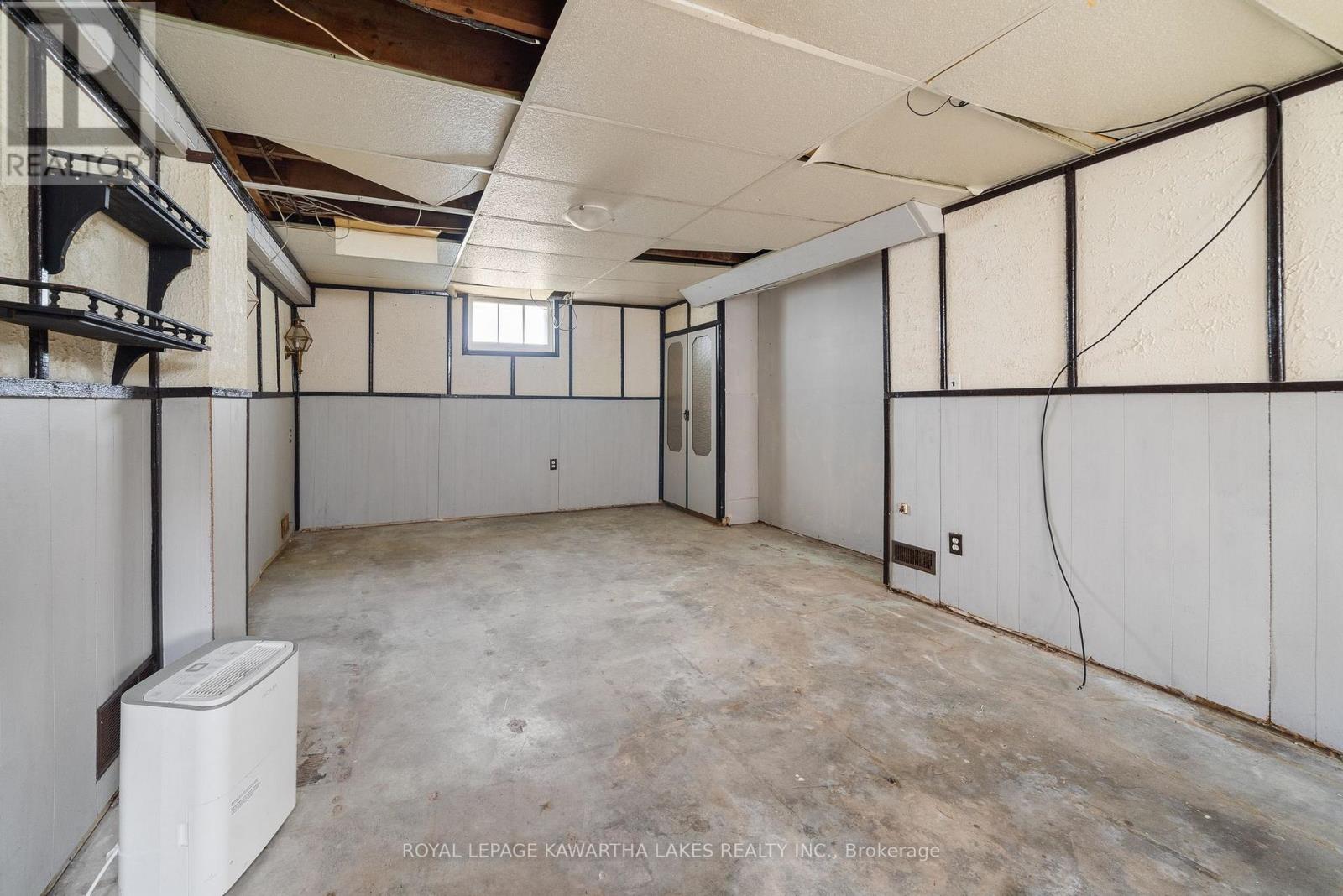 184 Ardmore Avenue, Kawartha Lakes (Lindsay), Ontario  K9V 2T5 - Photo 35 - X12463056