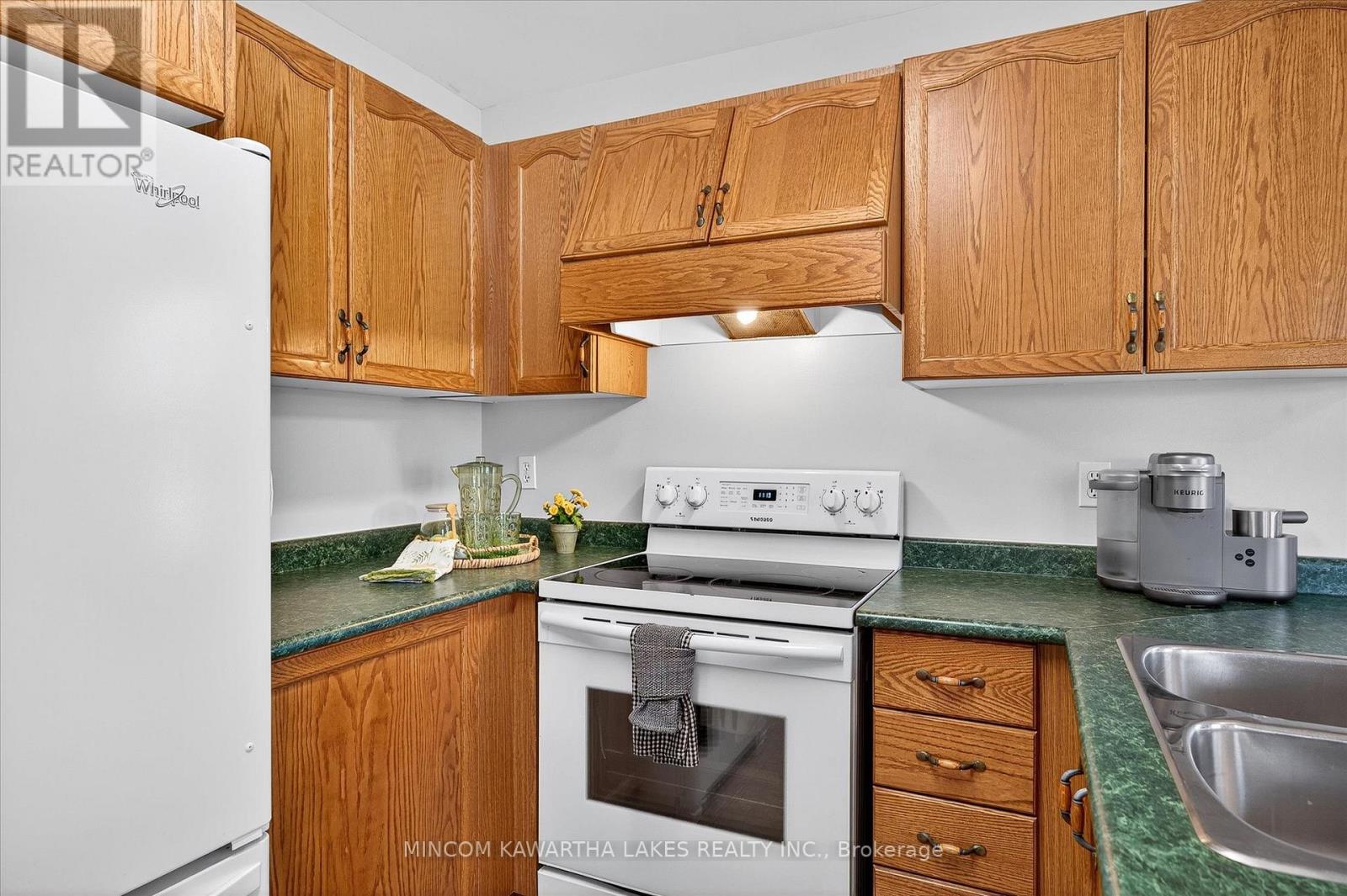 1191 Baker Street, Peterborough (Northcrest Ward 5), Ontario  K9H 7P9 - Photo 12 - X12463427