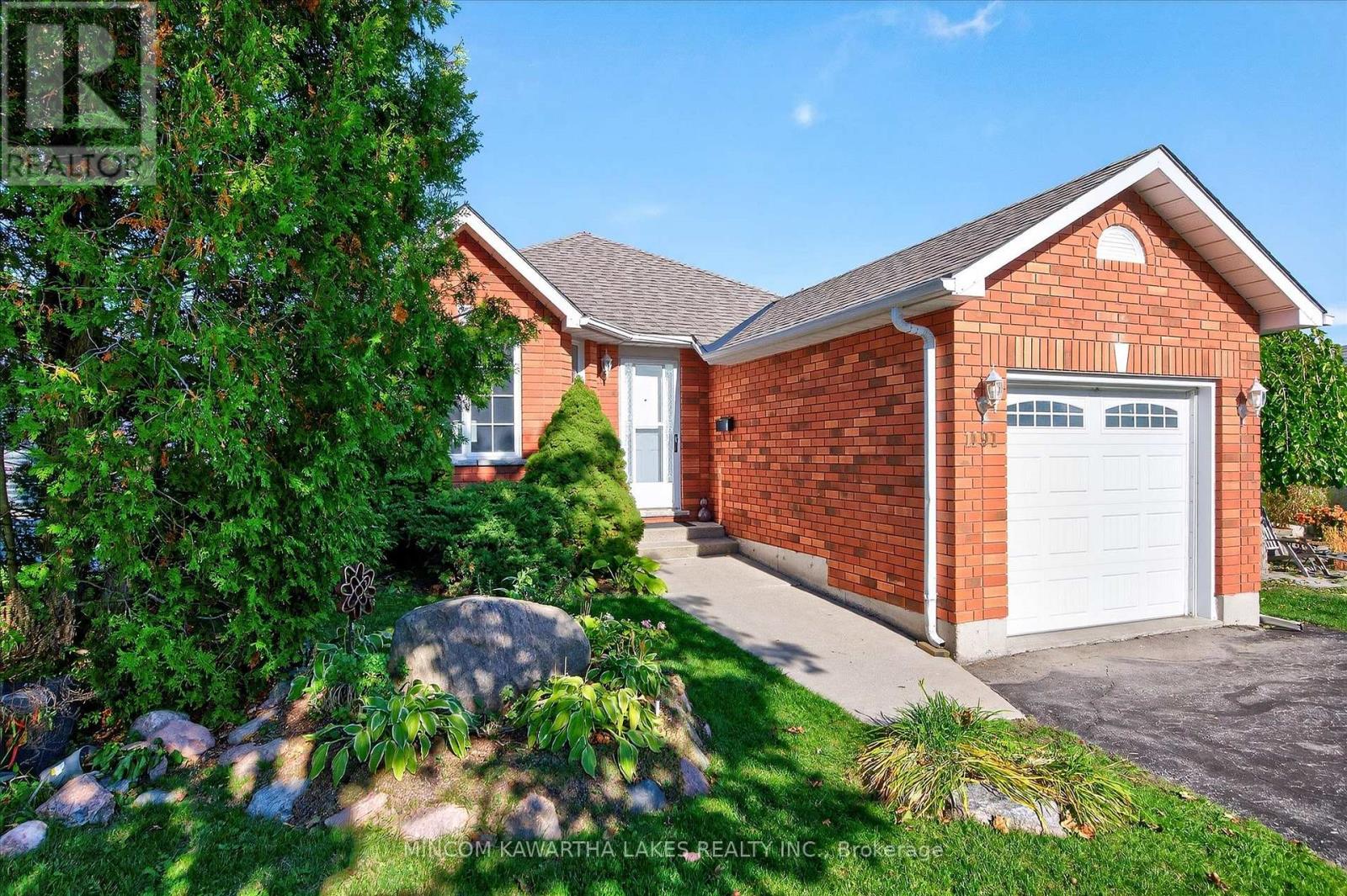 1191 Baker Street, Peterborough (Northcrest Ward 5), Ontario  K9H 7P9 - Photo 2 - X12463427