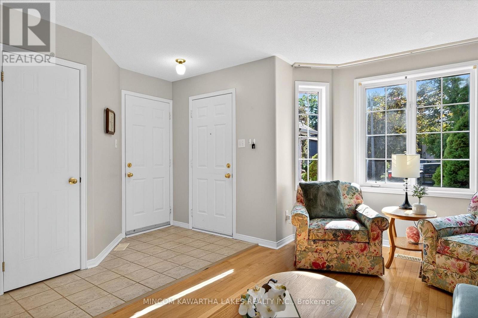1191 Baker Street, Peterborough (Northcrest Ward 5), Ontario  K9H 7P9 - Photo 3 - X12463427