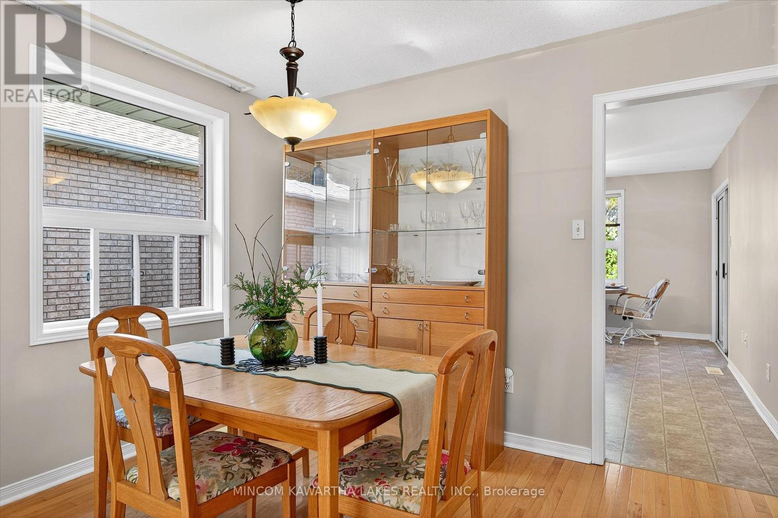 1191 Baker Street, Peterborough (Northcrest Ward 5), Ontario  K9H 7P9 - Photo 8 - X12463427