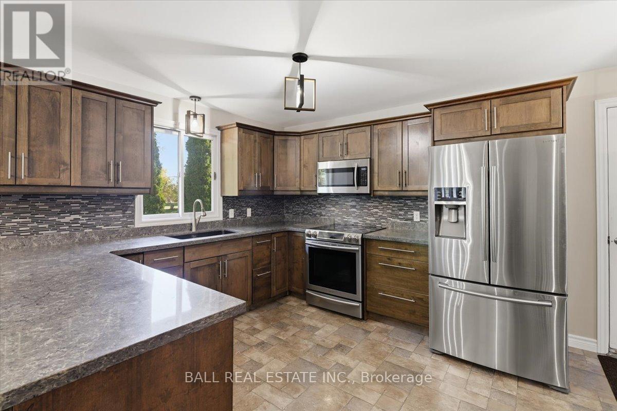 2046 Selwyn Road, Selwyn, Ontario  K0L 2H0 - Photo 13 - X12463491