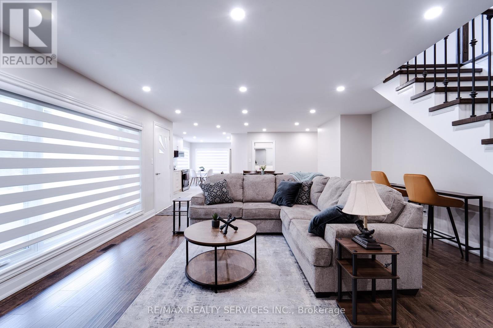 885 Glen Cedar Drive, Selwyn, Ontario  K9J 6X5 - Photo 6 - X12463585