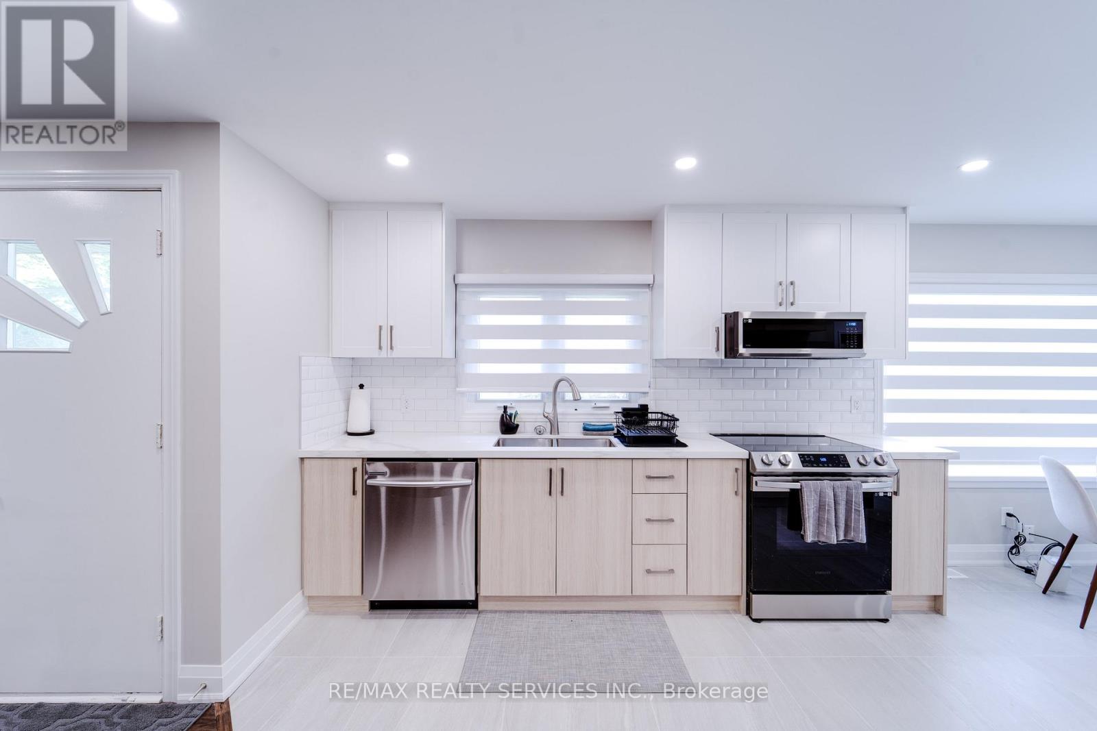 885 Glen Cedar Drive, Selwyn, Ontario  K9J 6X5 - Photo 8 - X12463585