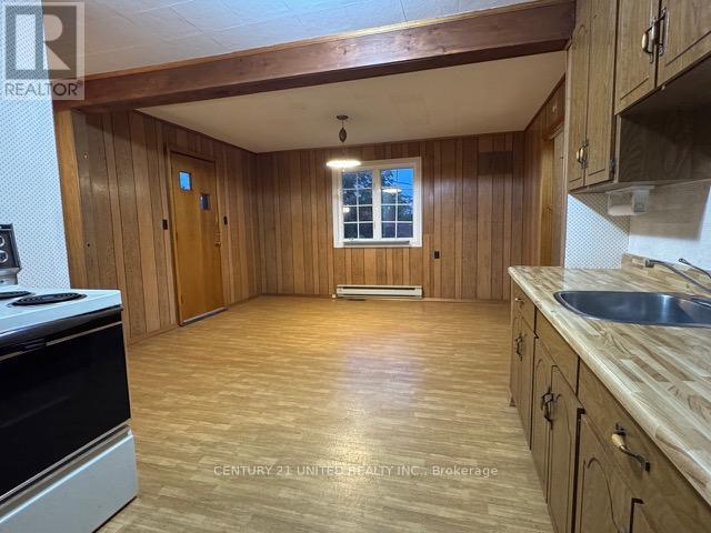 445 Bellevue Street, Peterborough (Northcrest Ward 5), Ontario  K9H 5G5 - Photo 4 - X12464061