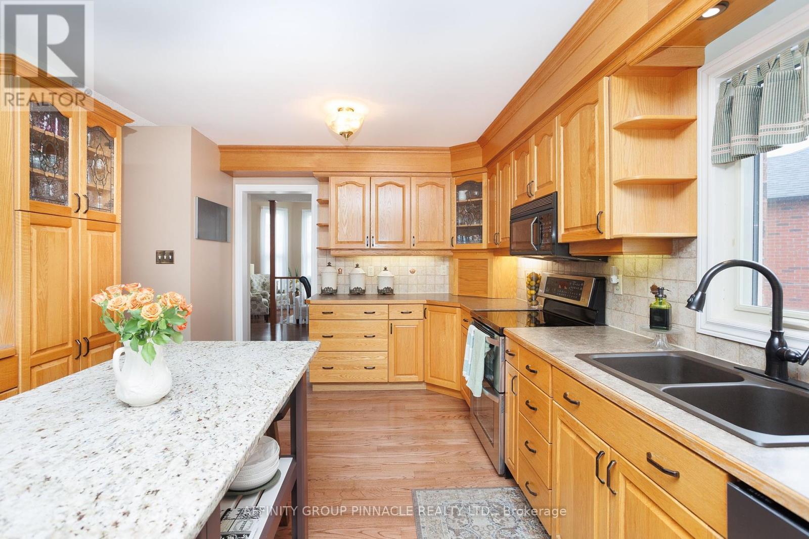 20 Olympia Court, Kawartha Lakes (Lindsay), Ontario  K9V 6C8 - Photo 13 - X12464076