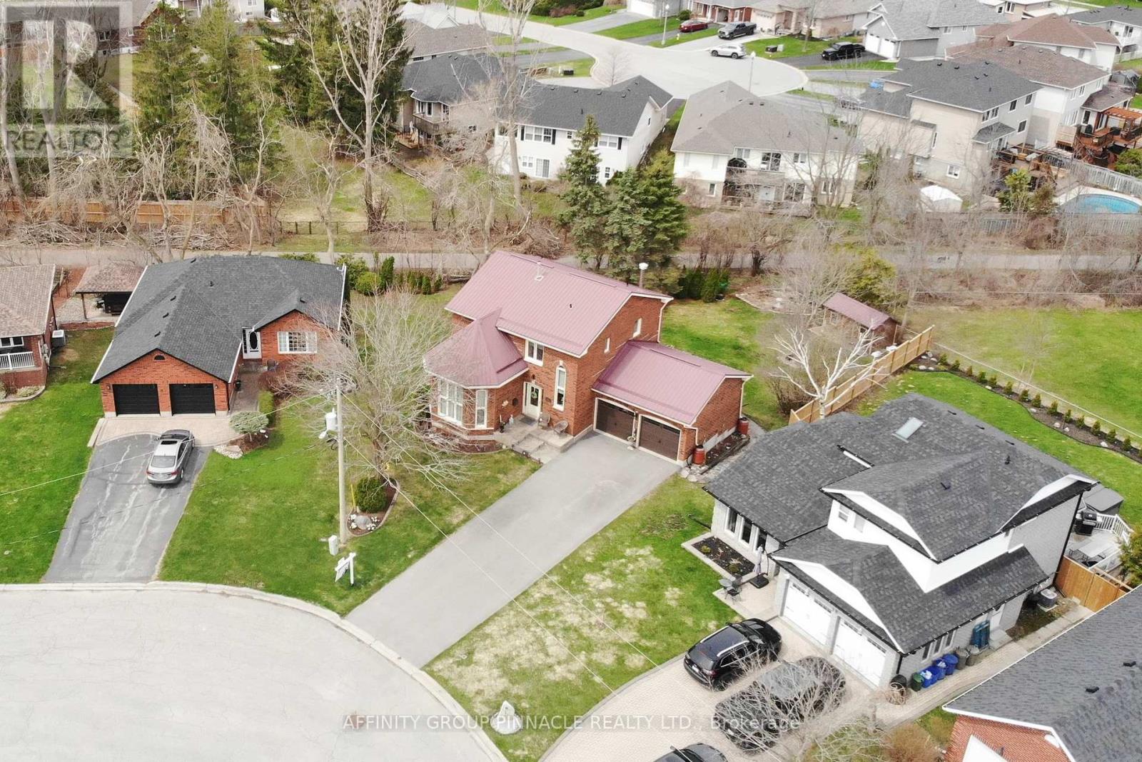 20 Olympia Court, Kawartha Lakes (Lindsay), Ontario  K9V 6C8 - Photo 43 - X12464076