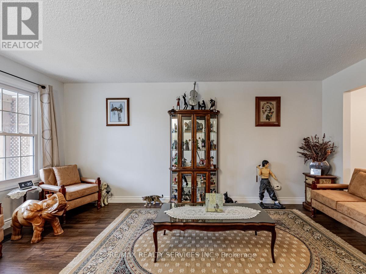 410 Sunset Boulevard, Clarington (Newcastle), Ontario  L1B 1C8 - Photo 4 - E12464104