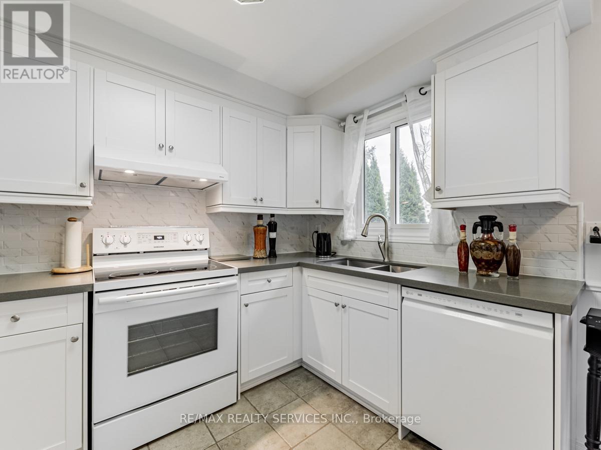 410 Sunset Boulevard, Clarington (Newcastle), Ontario  L1B 1C8 - Photo 9 - E12464104