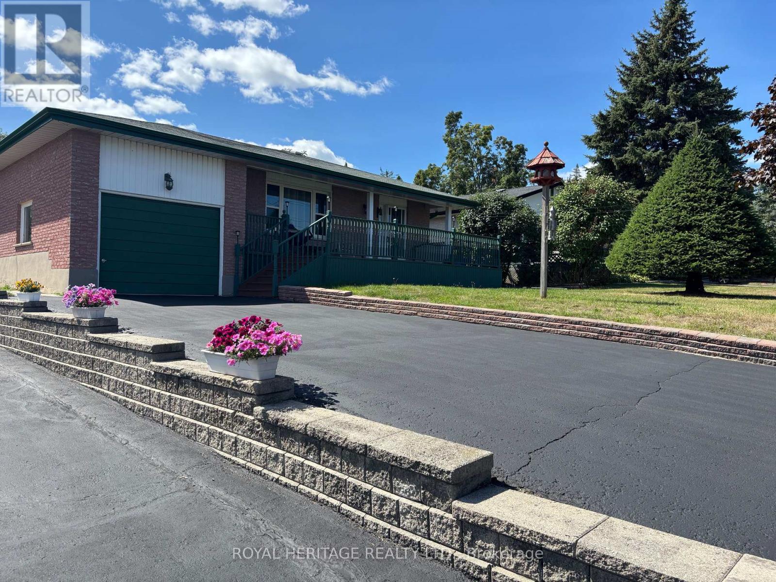 1147 Chemong Road, Peterborough (Northcrest Ward 5), Ontario  K9J 6X2 - Photo 1 - X12464748