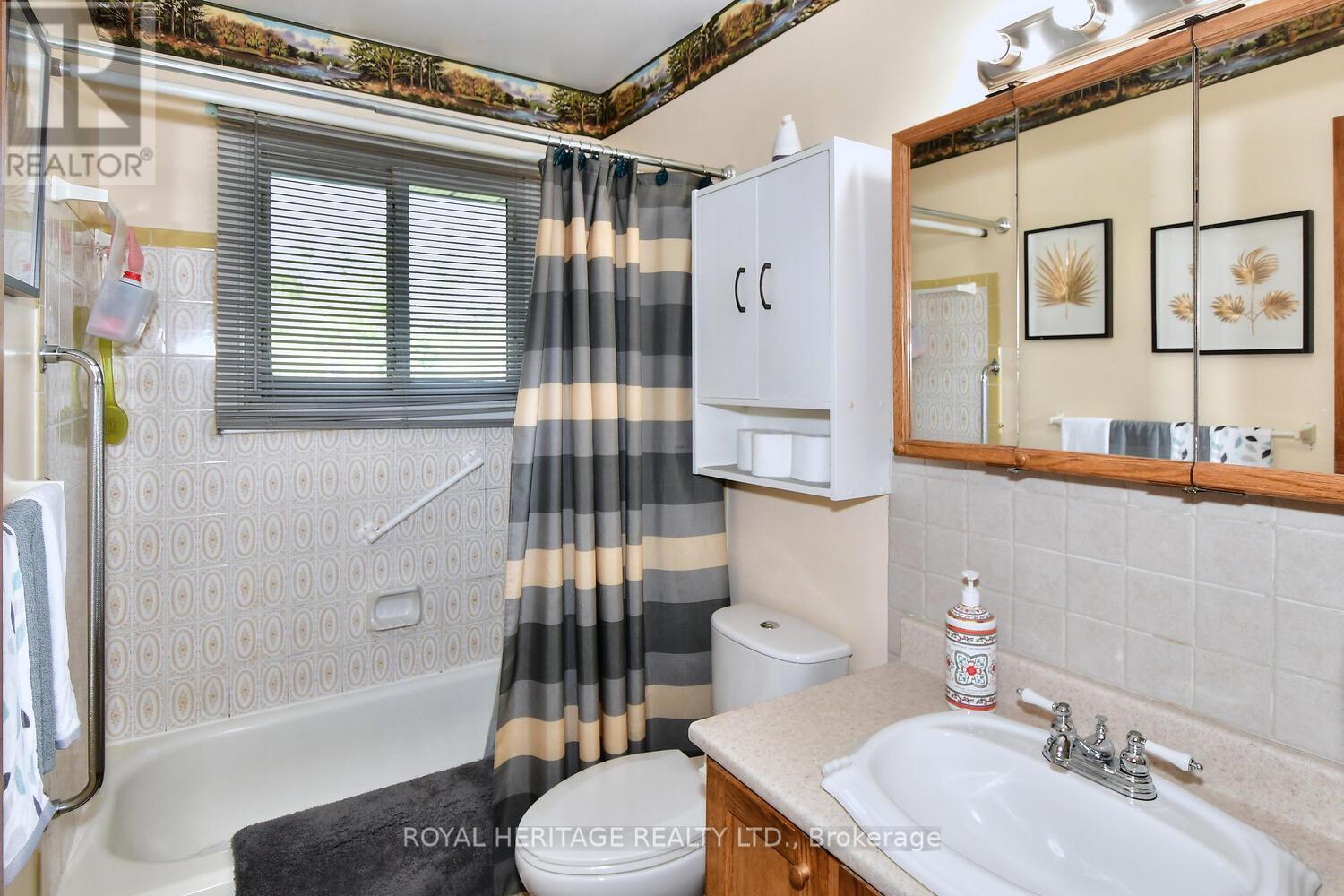 1147 Chemong Road, Peterborough (Northcrest Ward 5), Ontario  K9J 6X2 - Photo 22 - X12464748