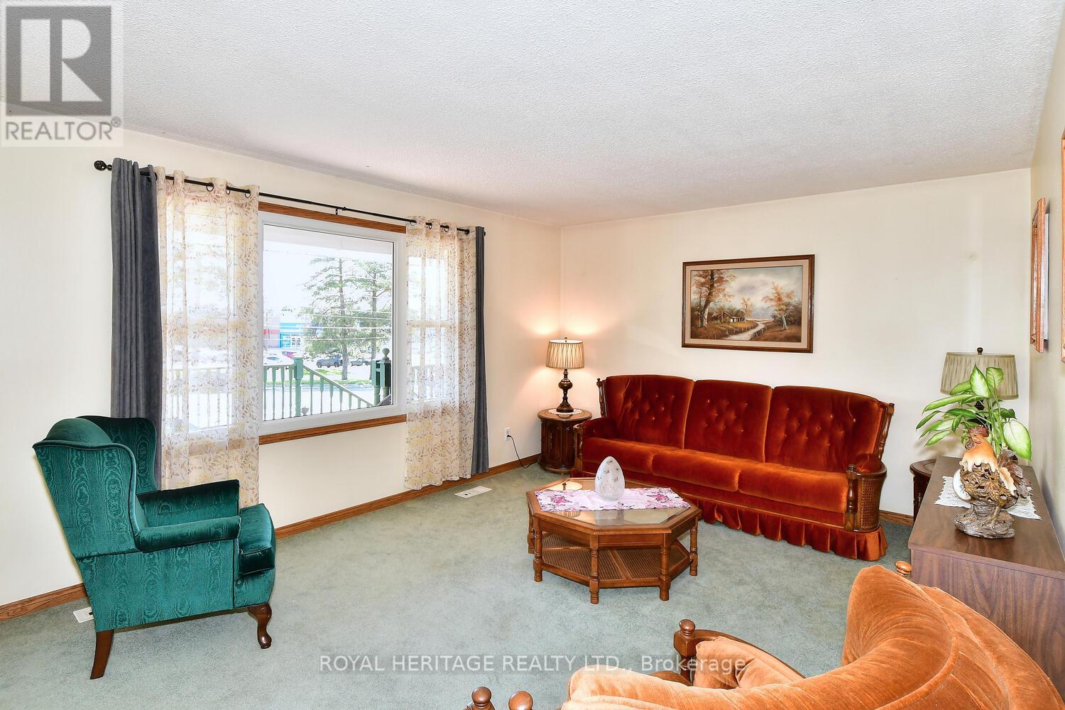 1147 Chemong Road, Peterborough (Northcrest Ward 5), Ontario  K9J 6X2 - Photo 7 - X12464748