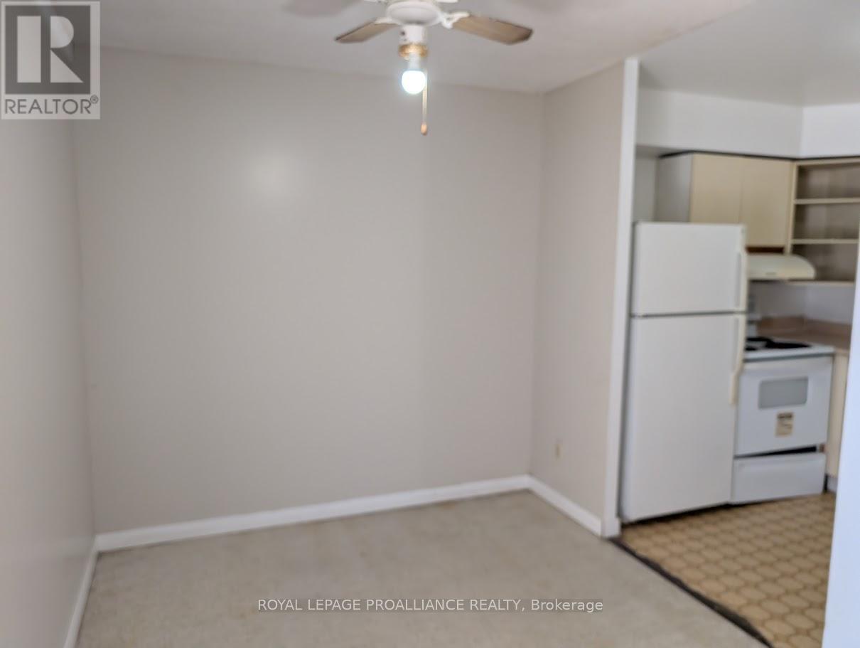 305 - 328 Aylmer Street N, Peterborough (Town Ward 3), Ontario  K9H 3V6 - Photo 6 - X12464845