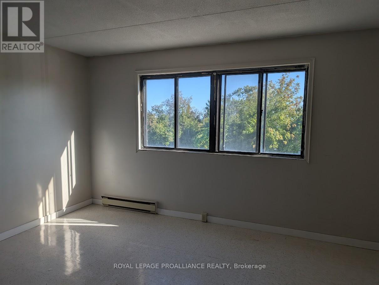 34 - 1837 Lansdowne Street W, Peterborough (Otonabee Ward 1), Ontario  K9K 1R4 - Photo 3 - X12464851