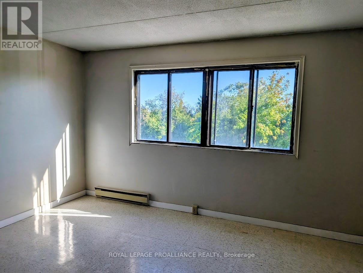 34 - 1837 Lansdowne Street W, Peterborough (Otonabee Ward 1), Ontario  K9K 1R4 - Photo 4 - X12464851
