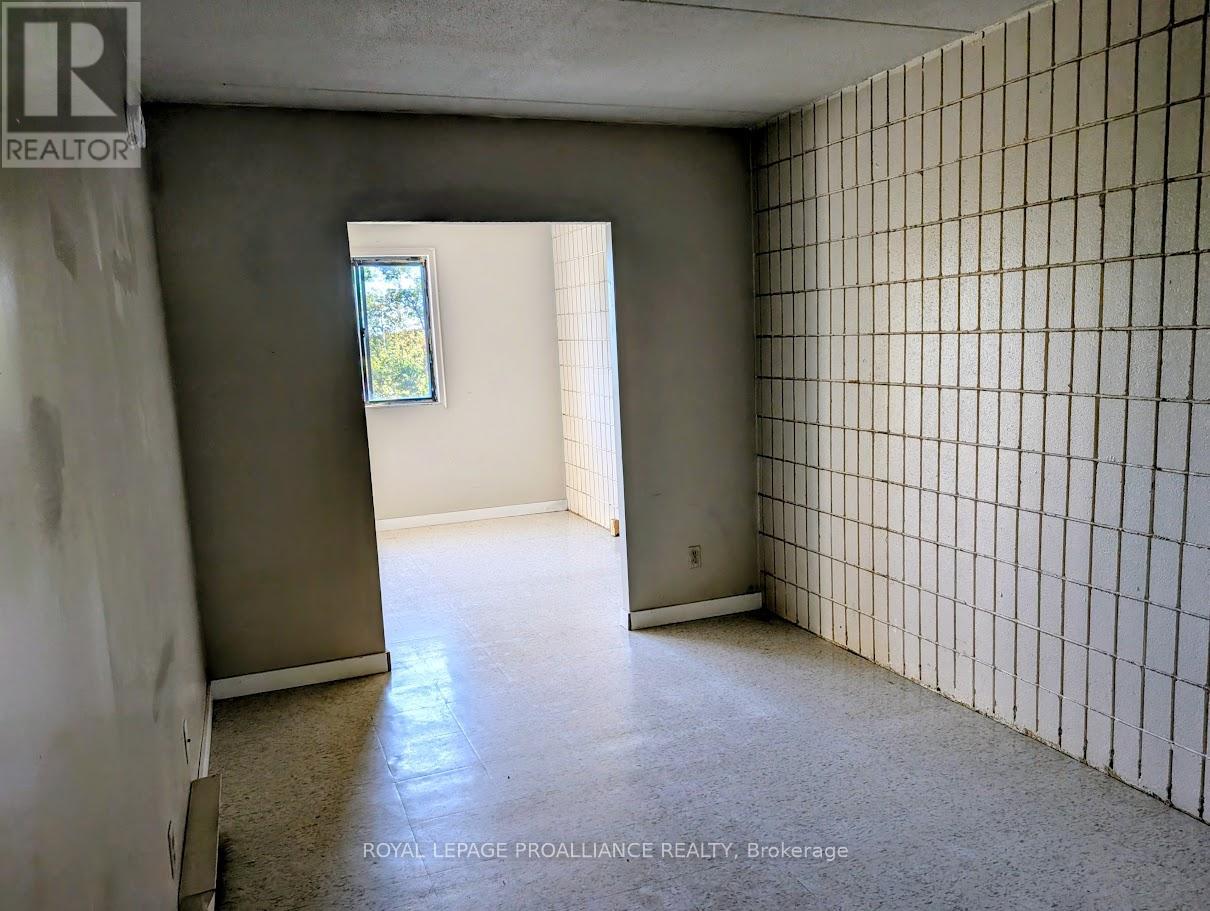 34 - 1837 Lansdowne Street W, Peterborough (Otonabee Ward 1), Ontario  K9K 1R4 - Photo 8 - X12464851