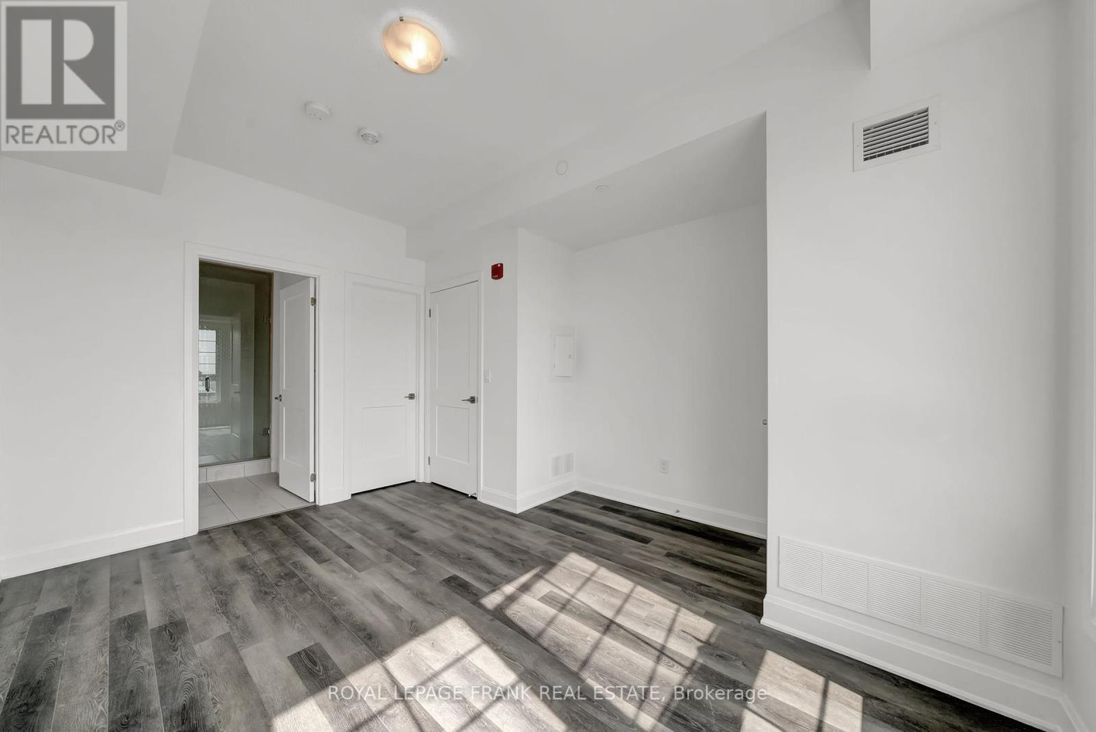 216 - 50 Lakebreeze Drive, Clarington (Newcastle), Ontario  L1B 0V9 - Photo 14 - E12464887