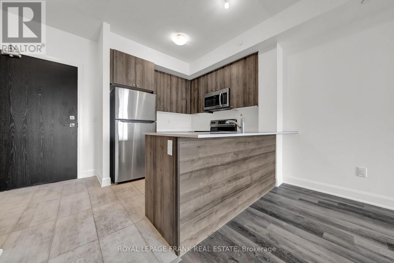 216 - 50 Lakebreeze Drive, Clarington (Newcastle), Ontario  L1B 0V9 - Photo 4 - E12464887