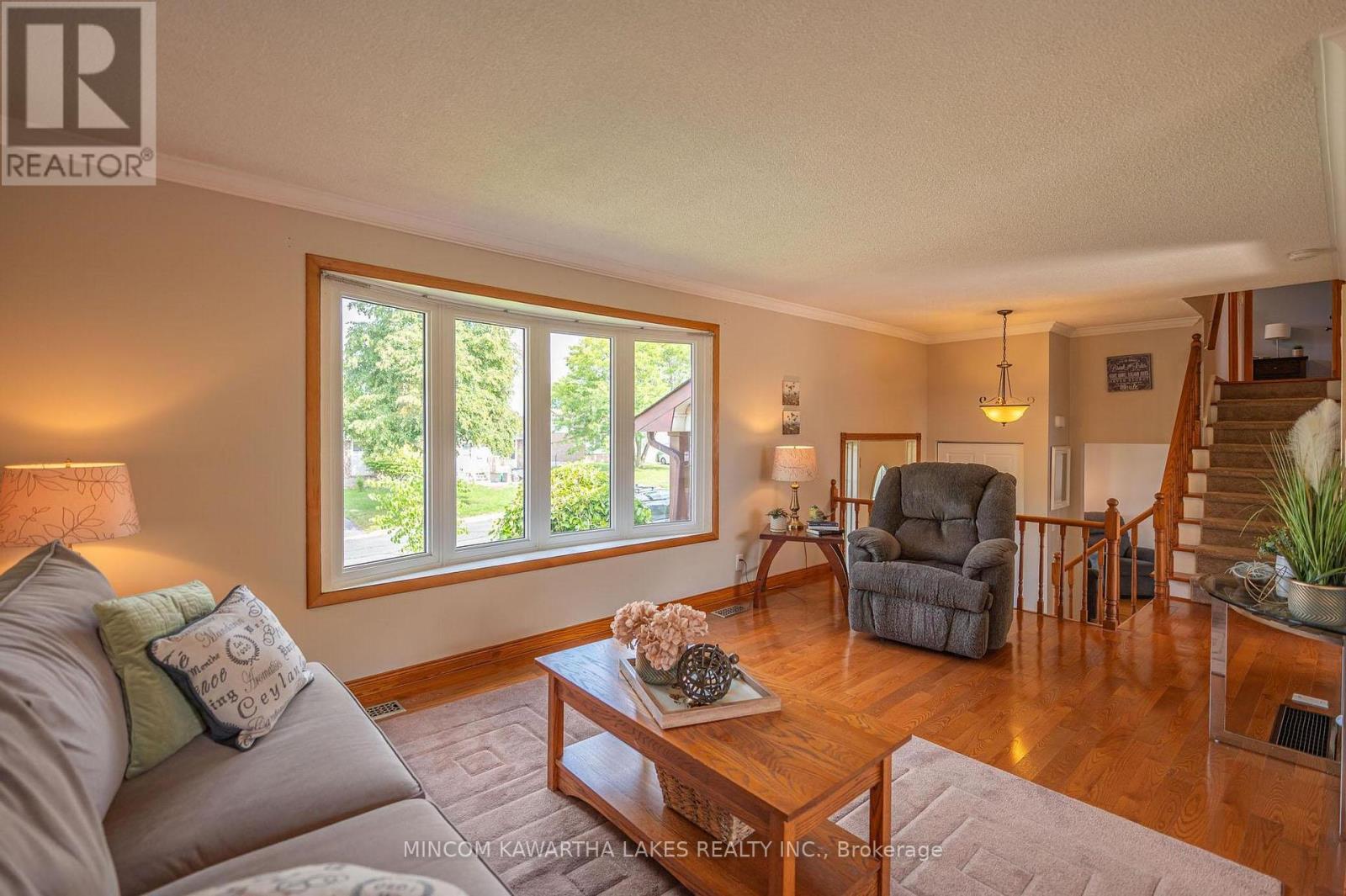 919 Sydenham Road, Peterborough (Ashburnham Ward 4), Ontario  K9J 1K5 - Photo 12 - X12464905
