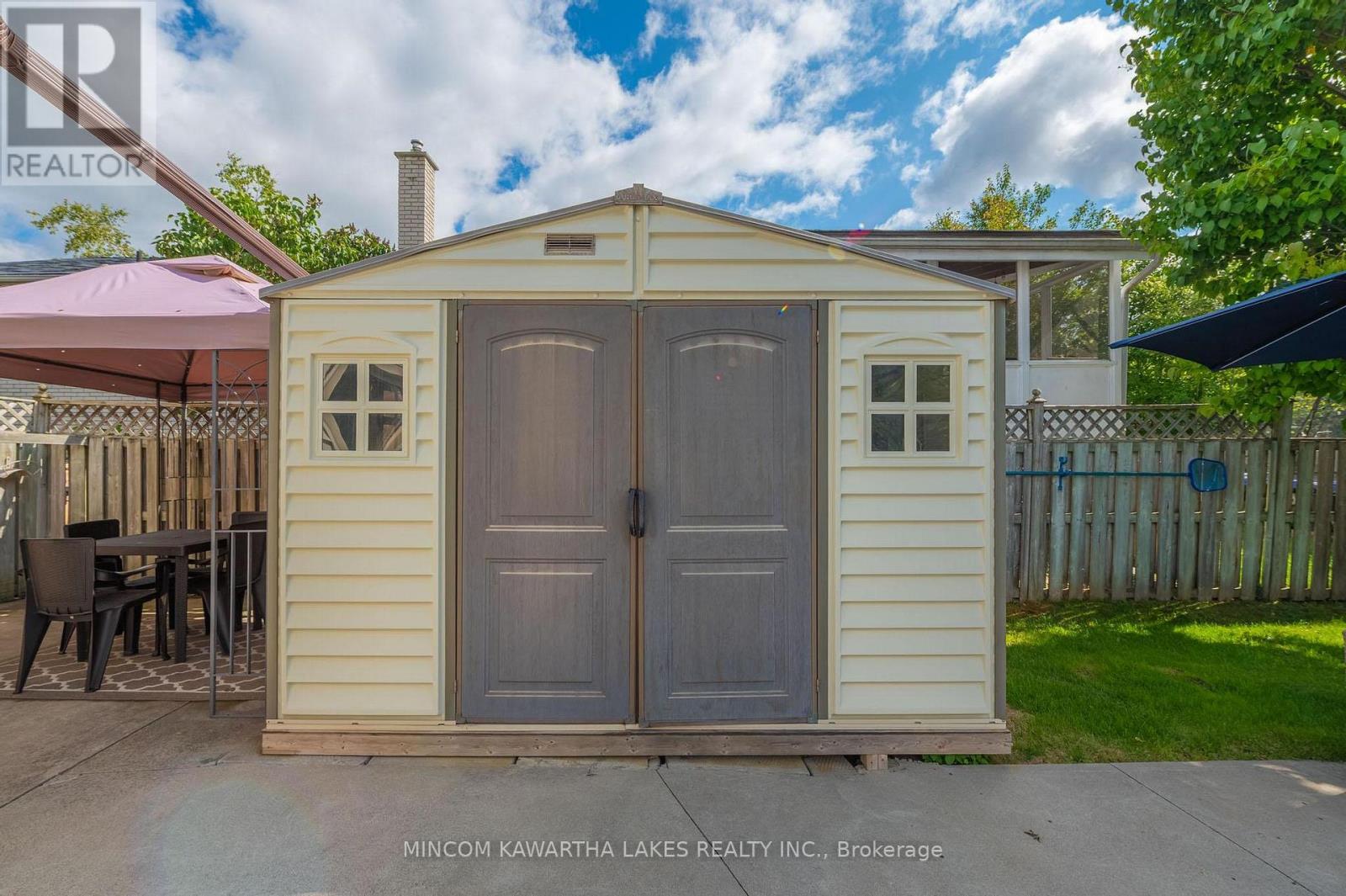 919 Sydenham Road, Peterborough (Ashburnham Ward 4), Ontario  K9J 1K5 - Photo 37 - X12464905