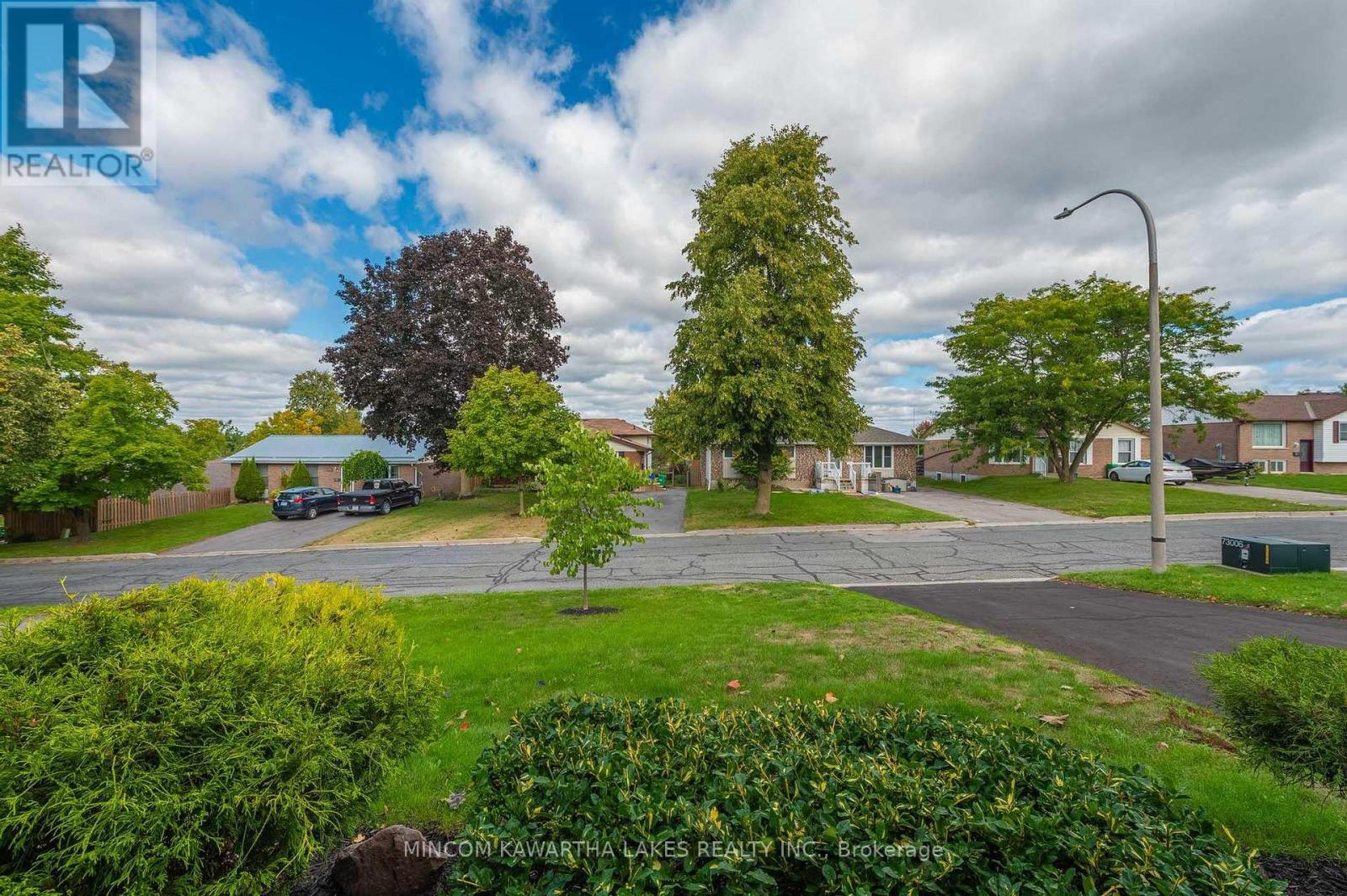919 Sydenham Road, Peterborough (Ashburnham Ward 4), Ontario  K9J 1K5 - Photo 6 - X12464905