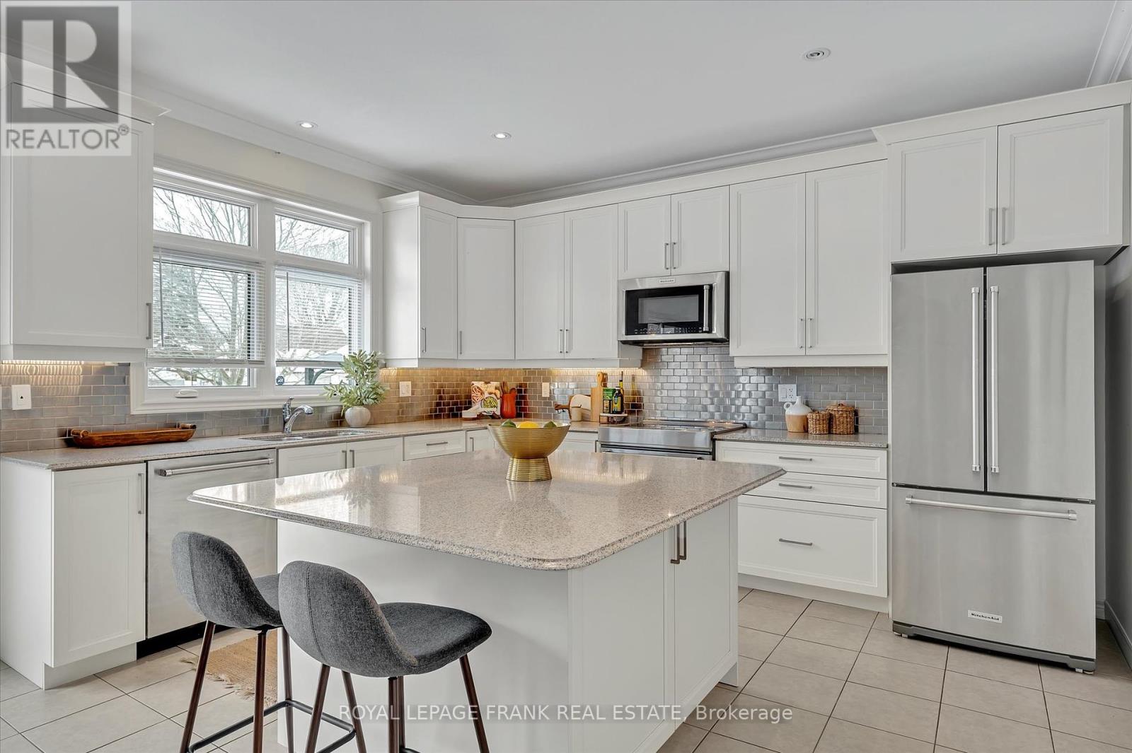 8 - 24 Brinton Drive, Peterborough (Otonabee Ward 1), Ontario  K9J 8S8 - Photo 10 - X12464993