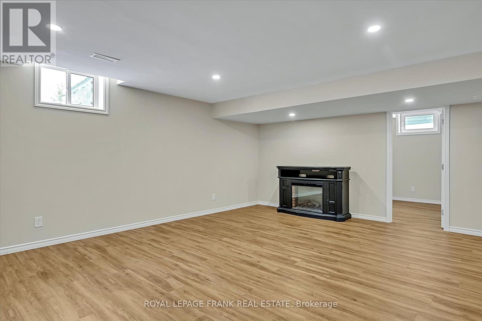 8 - 24 Brinton Drive, Peterborough (Otonabee Ward 1), Ontario  K9J 8S8 - Photo 34 - X12464993