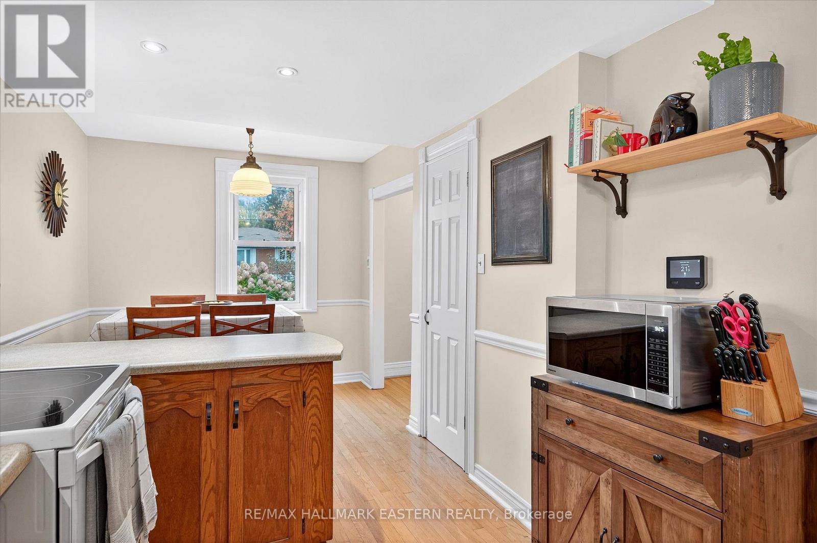 14 Alexander Avenue, Peterborough (Monaghan Ward 2), Ontario  K9J 6B4 - Photo 11 - X12465073