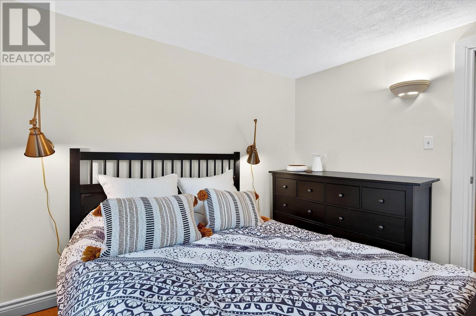 14 Alexander Avenue, Peterborough (Monaghan Ward 2), Ontario  K9J 6B4 - Photo 38 - X12465073