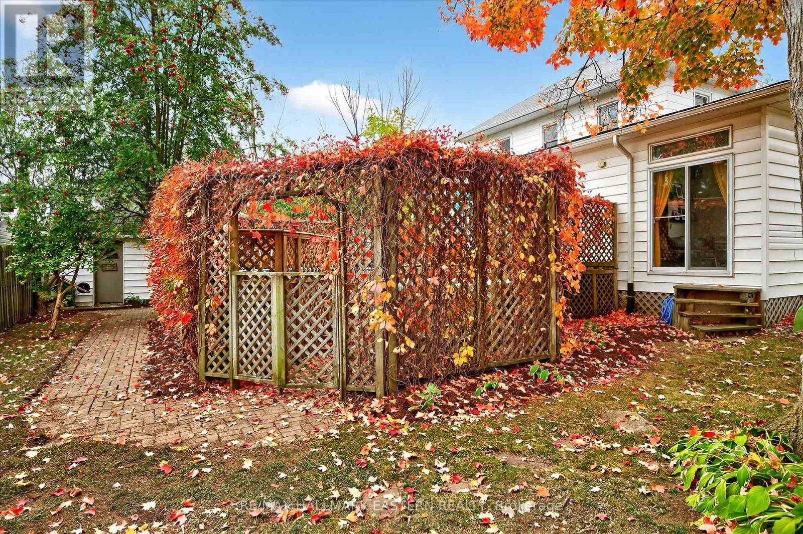 14 Alexander Avenue, Peterborough (Monaghan Ward 2), Ontario  K9J 6B4 - Photo 48 - X12465073