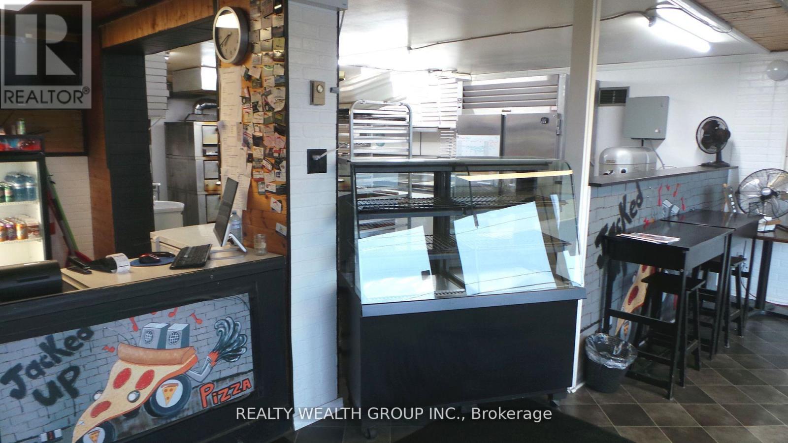 153 Angeline Street N, Kawartha Lakes (Lindsay), Ontario  K9V 4X3 - Photo 3 - X12464934