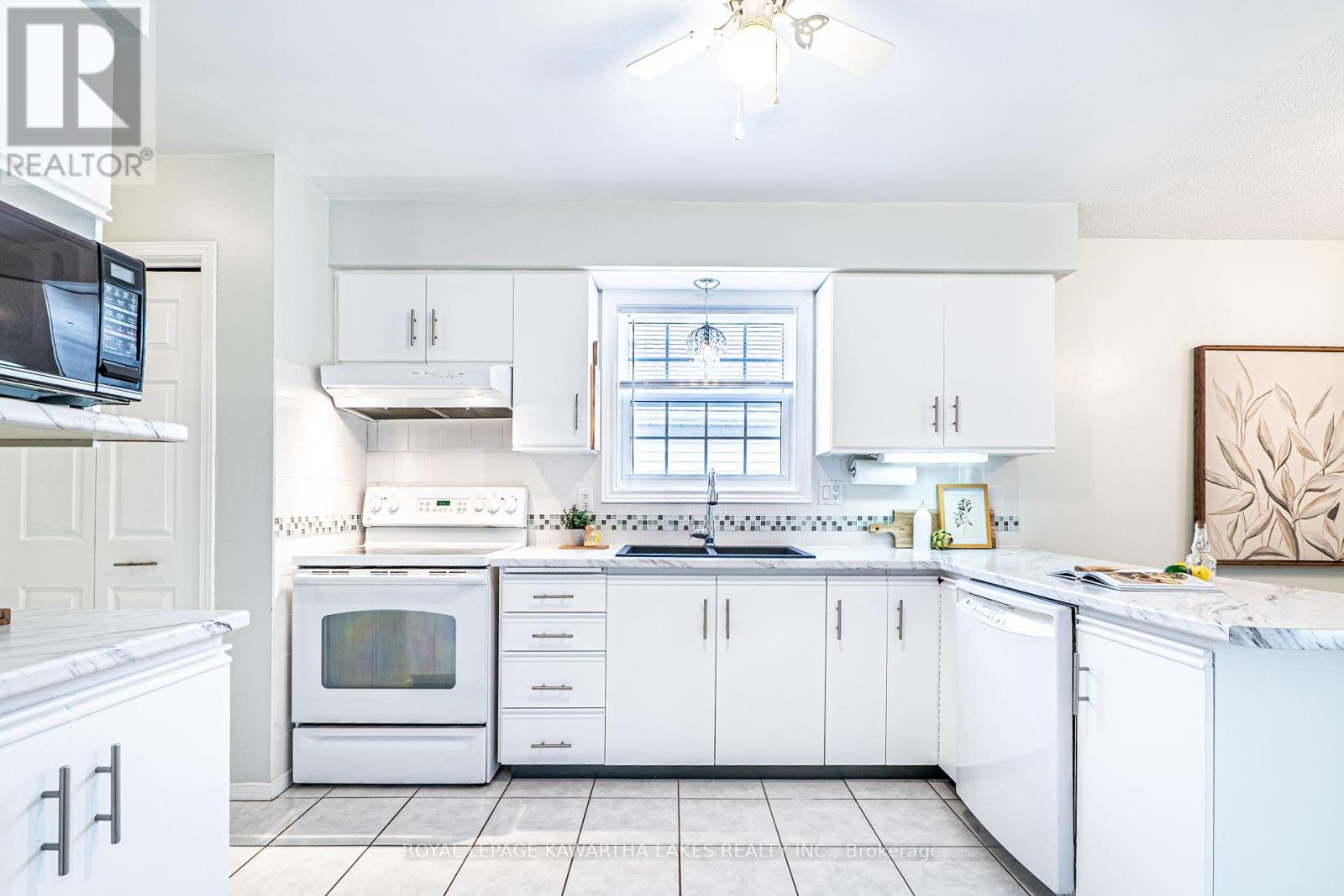 83 Lori Boulevard, Kawartha Lakes (Lindsay), Ontario  K9V 6V7 - Photo 14 - X12465255