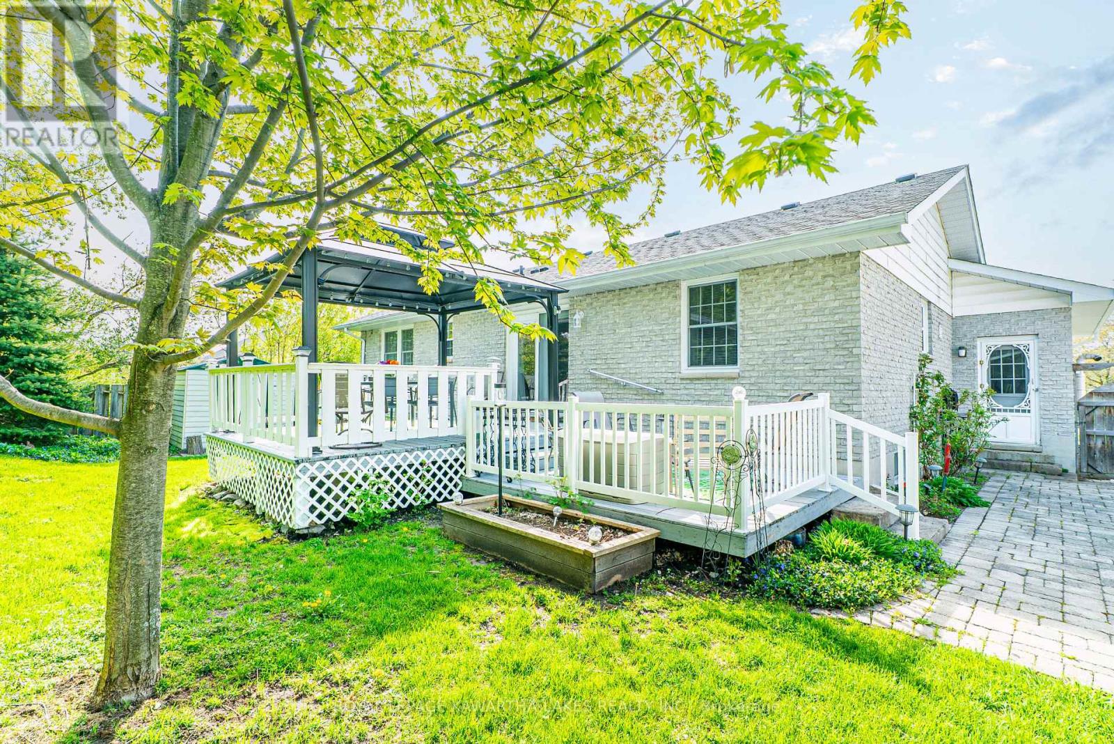 83 Lori Boulevard, Kawartha Lakes (Lindsay), Ontario  K9V 6V7 - Photo 38 - X12465255