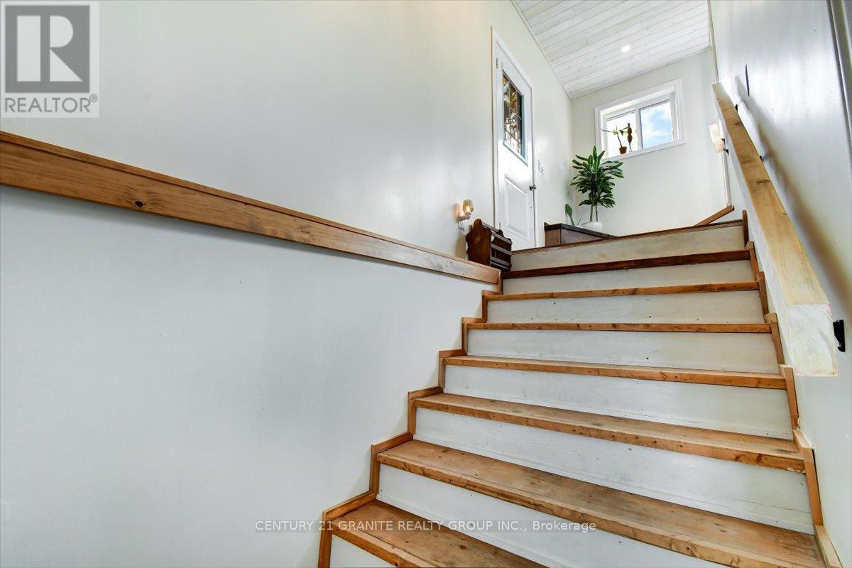 71 Pinegrove Street, Hastings Highlands (Herschel Ward), Ontario  K0L 1C0 - Photo 28 - X12465408