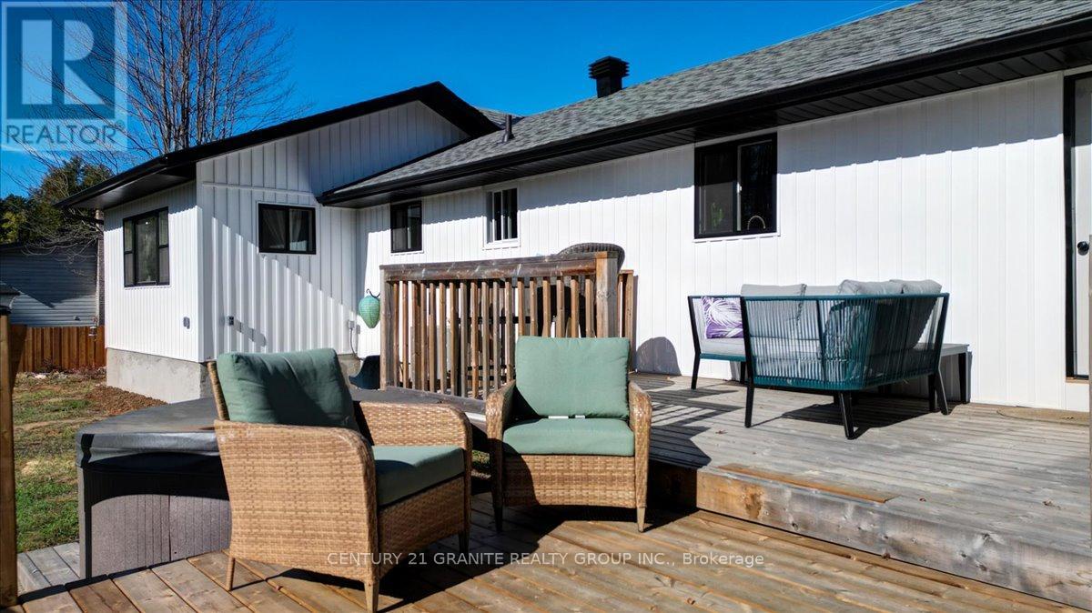 71 Pinegrove Street, Hastings Highlands (Herschel Ward), Ontario  K0L 1C0 - Photo 41 - X12465408