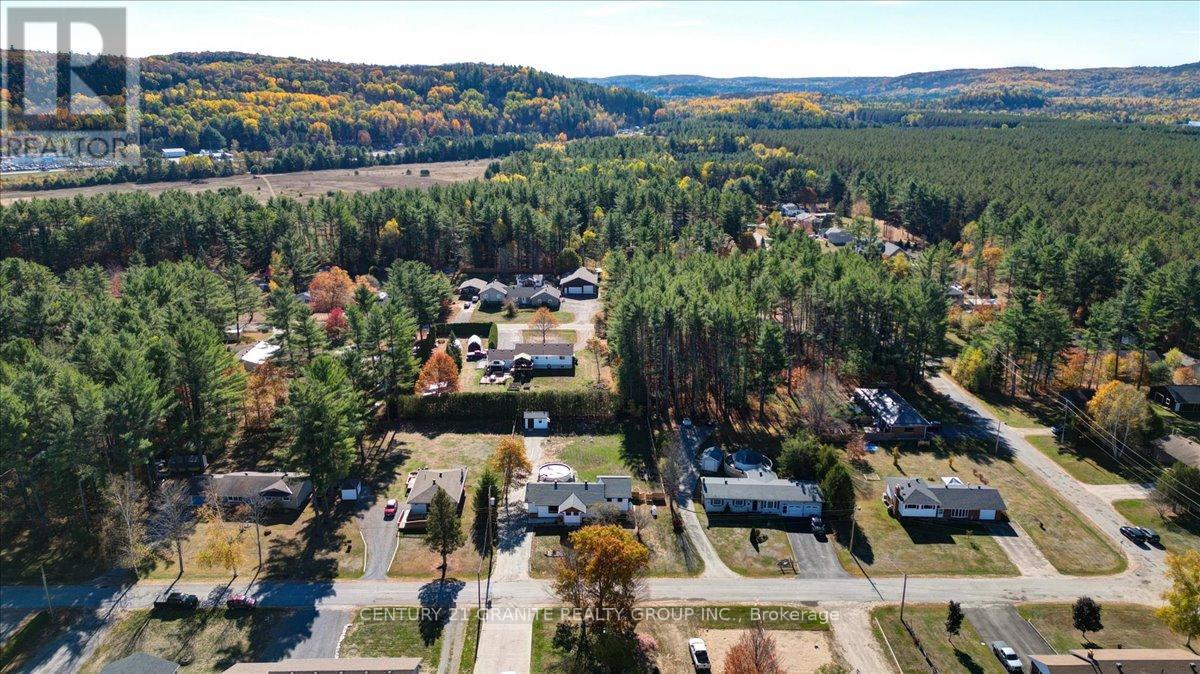 71 Pinegrove Street, Hastings Highlands (Herschel Ward), Ontario  K0L 1C0 - Photo 48 - X12465408