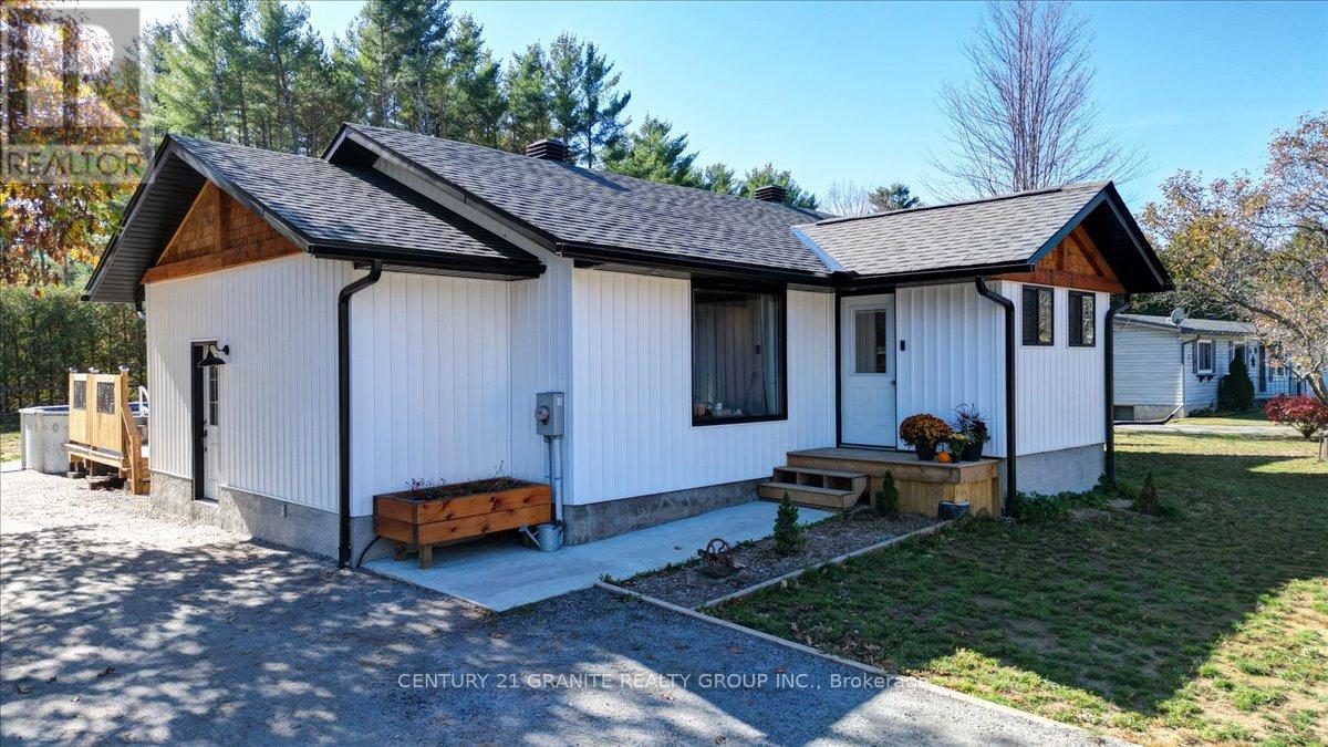 71 Pinegrove Street, Hastings Highlands (Herschel Ward), Ontario  K0L 1C0 - Photo 6 - X12465408